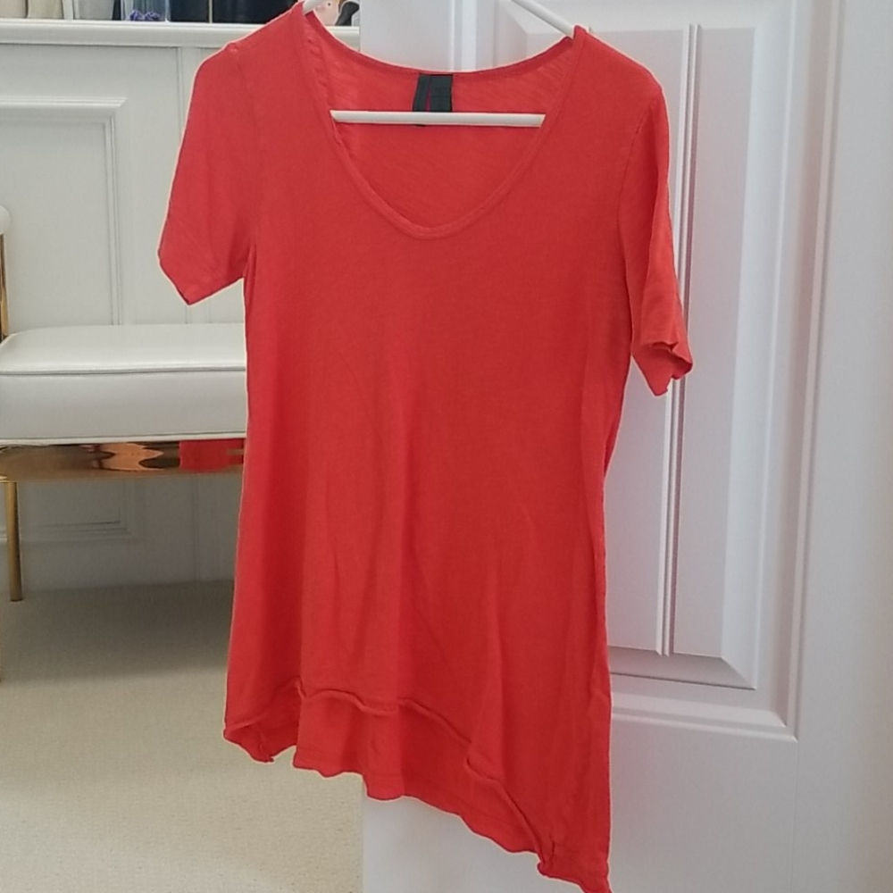 Anthropologie (left of center) xs tshirt